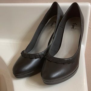 Fioni Black heel size 9
